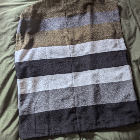 Lucky Brand OS Vest - Picture 3 of 3